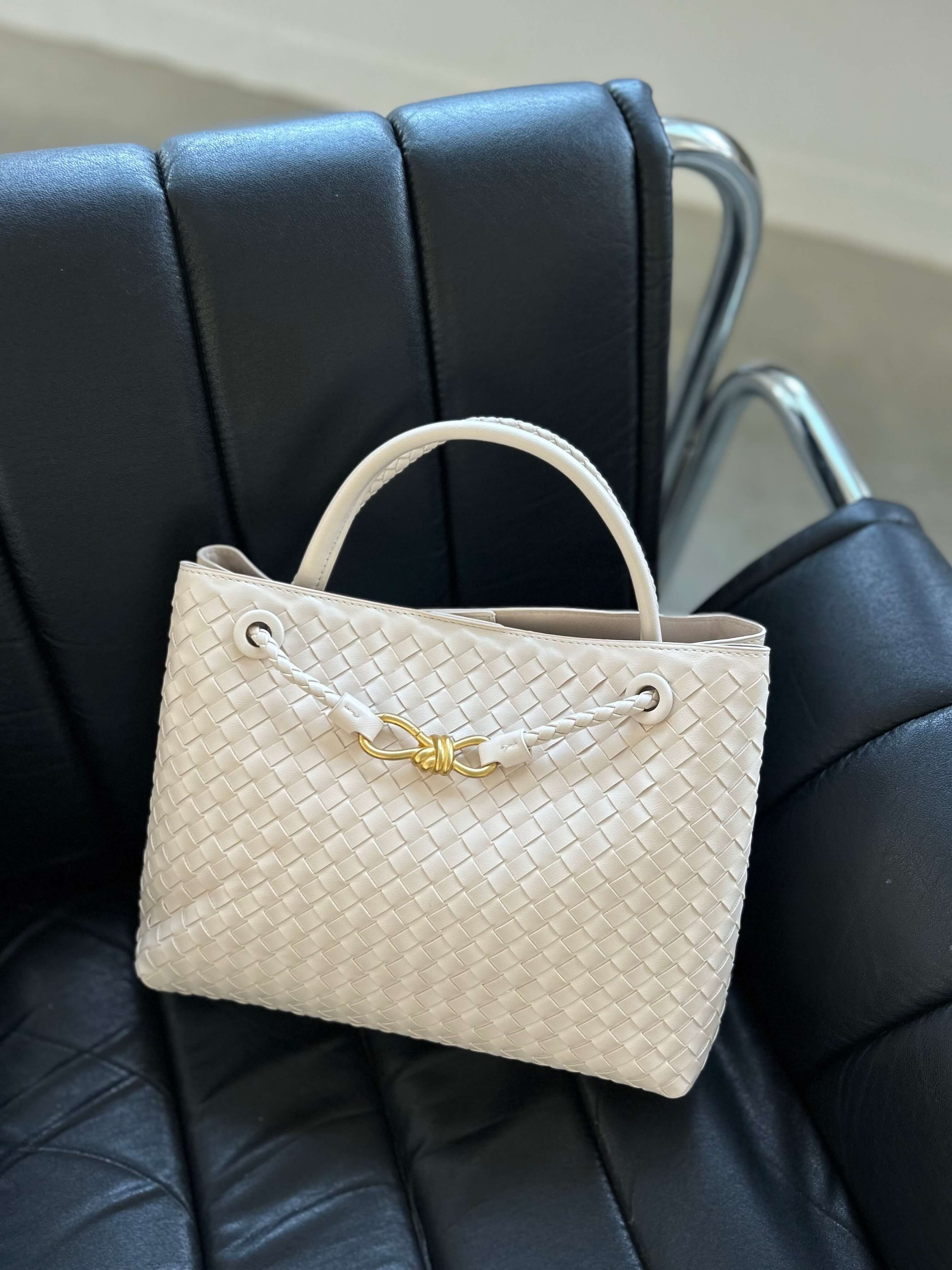 Vivienne | Classic Oversized Woven Bag